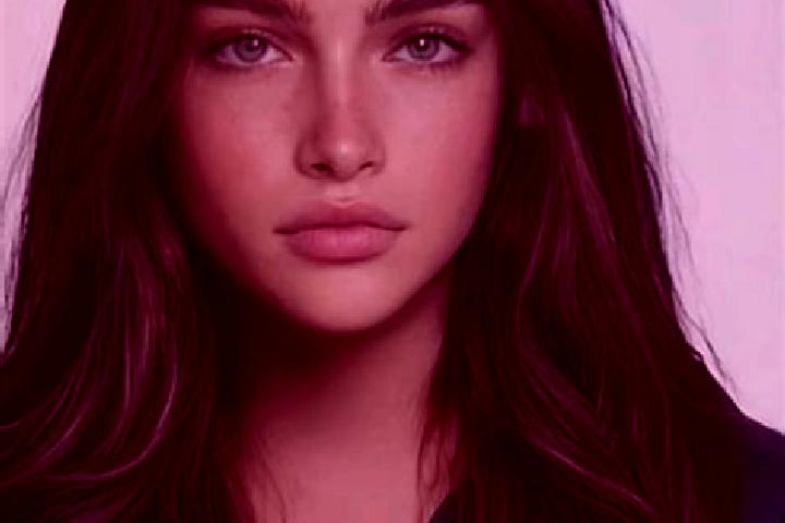 Evelyn, 30, a brunette amber-eyed caucasian companion based in Luro. Offering OWO, GFE, CIM, 69, BDSM. Available for incall and outcall, day and evening dates.