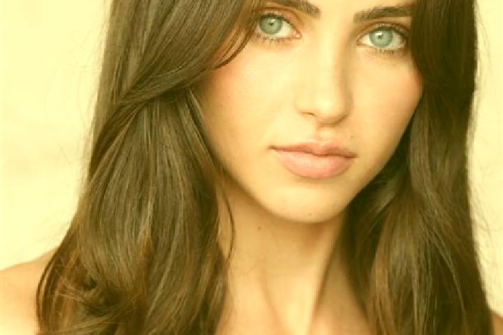 Evelyn, 30, a dark blonde brown-eyed latina companion based in Barete. Offering Deep French Kissing, 69, Striptease. Available for incall and outcall, overni...