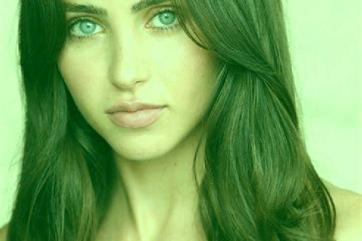 Evelyn, 30, a red green-eyed latina companion based in Miguel Leao. Offering Striptease, Massage, Roleplay. Available for incall and outcall, day and evening...