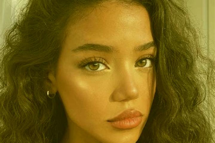 Evelyn, 31, a black brown-eyed ebony companion based in Thompson. Offering Duos, Travel Companion, GFE, Domination. Available for incall and outcall, day and...