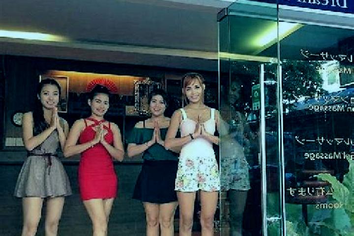 Evelyn, 31, a blonde amber-eyed asian companion based in Atakent. Offering Travel Companion, Erotic Massage, A-Level. Available for incall and outcall, day a...
