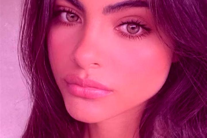Evelyn, 31, a brunette hazel-eyed mediterranean companion based in Rubelles. Offering Deep French Kissing, Fetish, Striptease. Available for incall and outca...