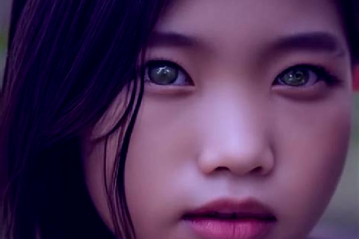 Evelyn, 31, a chestnut green-eyed asian companion based in Mariuta. Offering OWO, Deep French Kissing. Available for incall and outcall, day and evening dates.