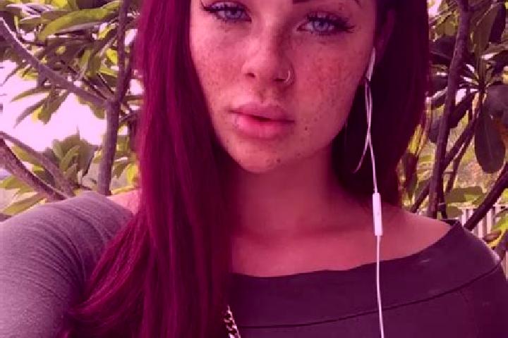 Evelyn, 31, a red dark-eyed mixed companion based in Porto Rico do Maranhao. Offering Roleplay, Couples, Overnight. Available for incall and outcall, overnig...