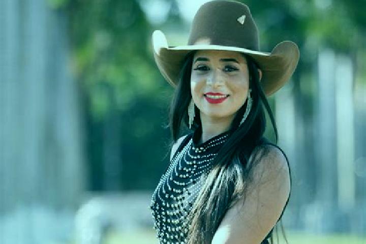 Evelyn, 32 — Escort in Firminopolis, Brazil