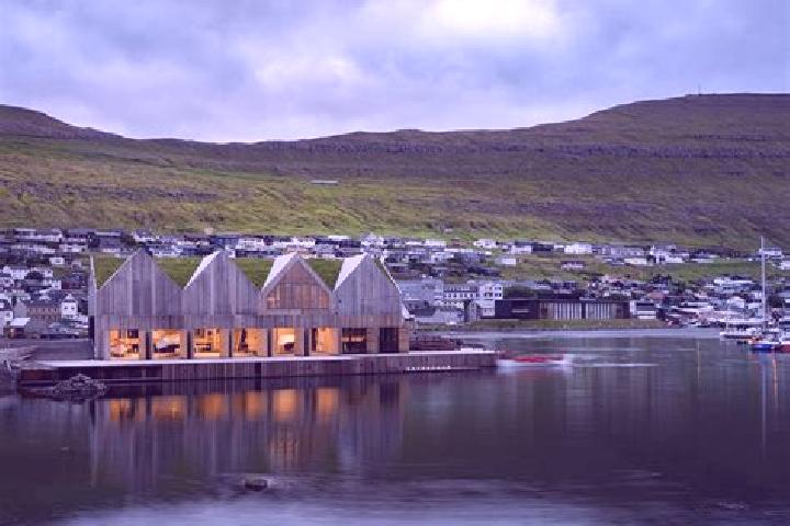 Evelyn, 32 — Escort in Klaksvik, Faroe Islands