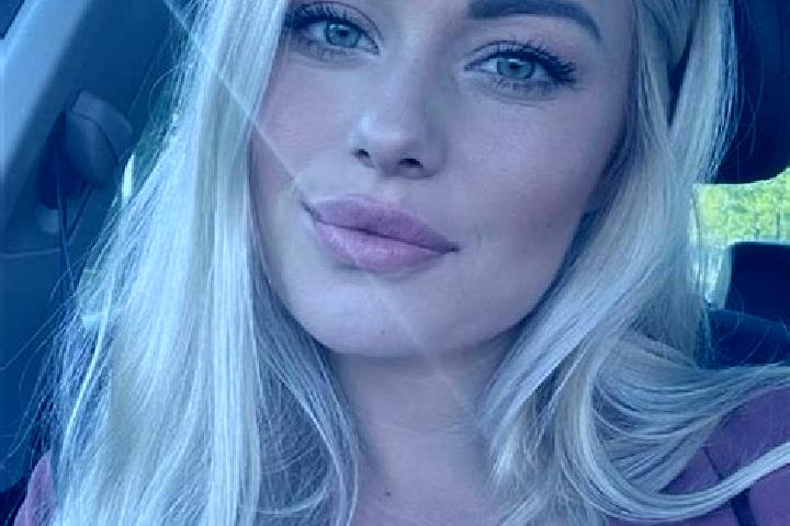 Evelyn, 33, a blonde hazel-eyed caribbean companion based in Folligny. Offering BDSM, Couples, Fetish, Duos, Roleplay. Available for incall and outcall, over...