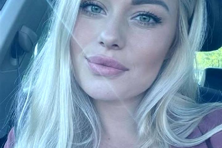 Evelyn, 33, a blonde hazel-eyed european companion based in Quinta del Cedro. Offering Dinner Date, Striptease, BDSM, Party Girl, Prostate Massage. Available...
