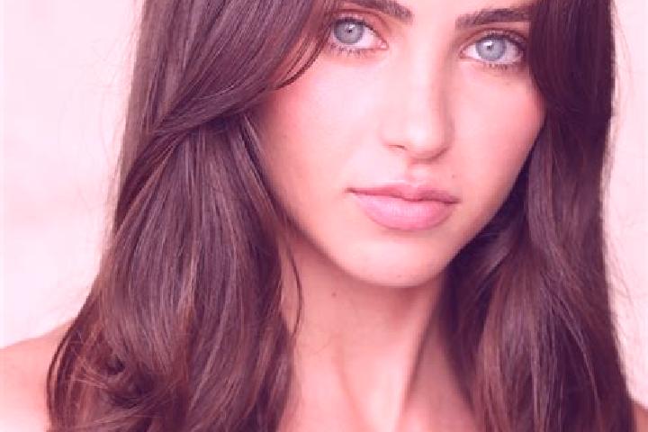 Evelyn, 33, a brunette grey-eyed middle eastern companion based in Dorowa Mining Lease. Offering Erotic Massage, OWO, Massage, Roleplay. Available for incall...