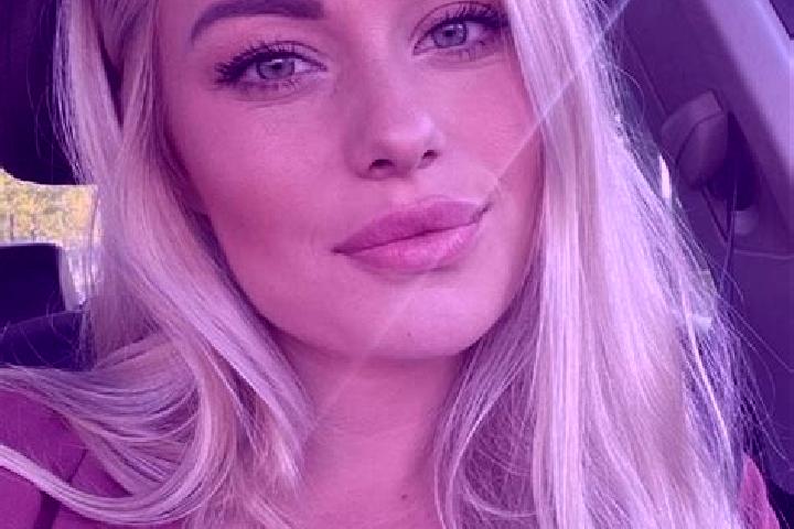Evelyn, 33, a dark blonde hazel-eyed caucasian companion based in Lithopolis. Offering Party Girl, BDSM, Duos, Striptease, Prostate Massage. Available for in...