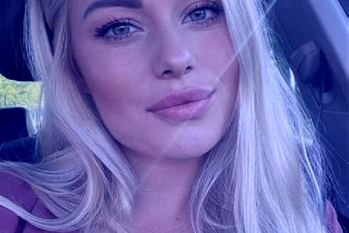 Evelyn, 34, a blonde hazel-eyed middle eastern companion based in Ruska Poliana. Offering Fetish, Striptease, Prostate Massage. Available for incall and outc...