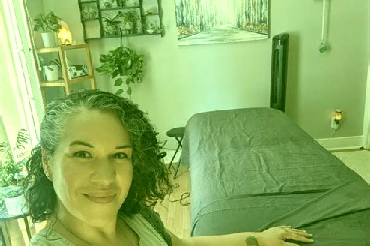 Evelyn, 34, a red grey-eyed ebony companion based in Cierne. Offering Fetish, Overnight, Tantra, Erotic Massage, Couples. Available for incall and outcall, d...