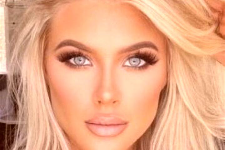 Evelyn, 35, a platinum blonde hazel-eyed european companion based in Lagoa Nova. Offering Dinner Date, Travel Companion, Prostate Massage. Available for inca...