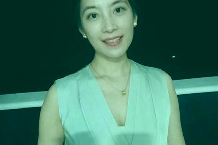 Evelyn, 35 — Escort in Yanhong, China