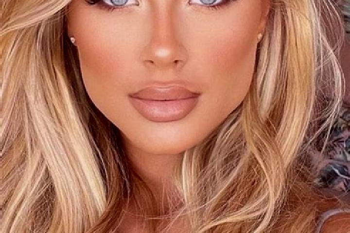 Evelyn, 36, a blonde hazel-eyed latina companion based in Edgcott. Offering GFE, Overnight, Roleplay. Available for incall and outcall, overnight bookings av...