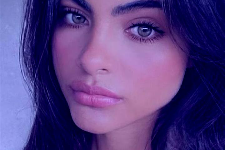 Evelyn, 36, a brunette grey-eyed middle eastern companion based in Wasco. Offering Domination, Fetish, Striptease, Erotic Massage, BDSM. Available for incall...