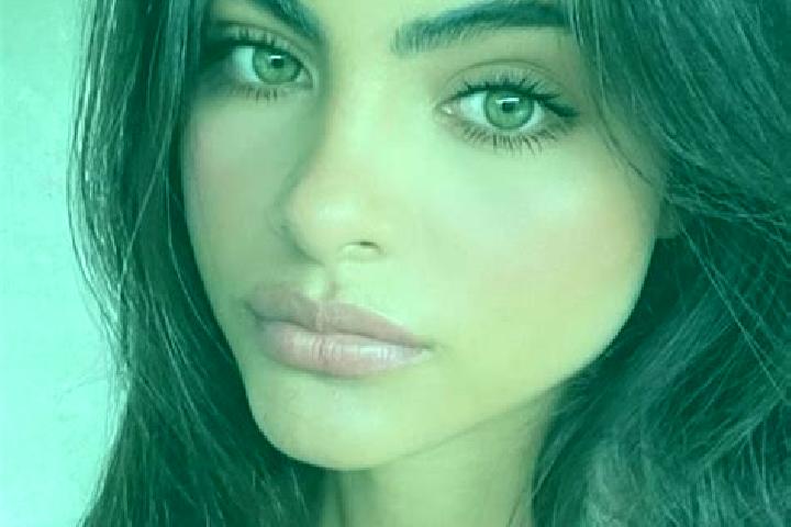 Evelyn, 36, a dark blonde amber-eyed indian companion based in Ouinefla. Offering Roleplay, Fetish, Duos, Tantra, Party Girl. Available for incall and outcal...