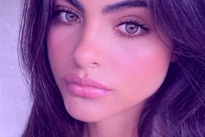 Evelyn, 36, a dark blonde hazel-eyed slavic companion based in Ripa-Pozzi-Querceta-Ponterosso. Offering Dinner Date, Domination, Girlfriend Experience, Fetis...