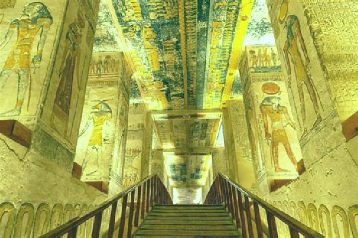 Evelyn, 37 — Escort in Bani Ubayd, Egypt