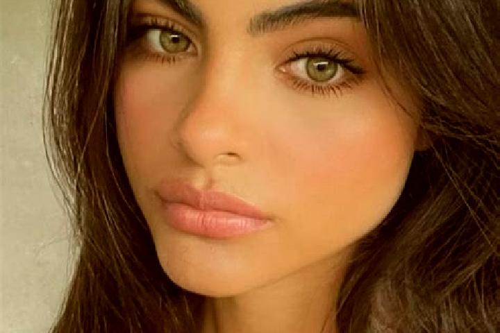 Evelyn, 38, a auburn hazel-eyed indian companion based in Albano Vercellese. Offering Couples, Massage, Overnight, Tantra. Available for incall and outcall, ...