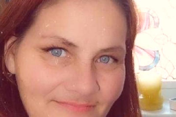 Evelyn, 38, a red green-eyed slavic companion based in Tamesis. Offering CIM, Prostate Massage, Couples. Available for incall and outcall, day and evening da...