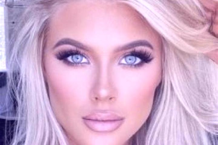 Evelyn, 39, a platinum blonde amber-eyed slavic companion based in Homnabad. Offering Party Girl, Prostate Massage, Erotic Massage, CIM, Travel Companion. Av...
