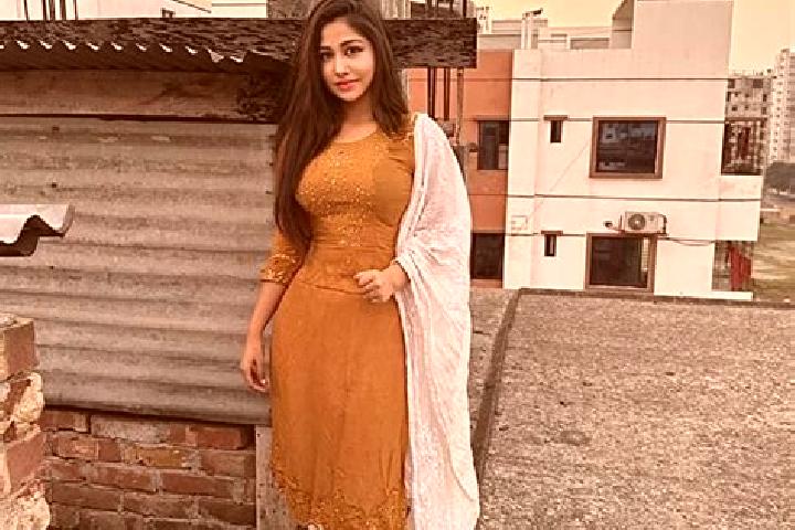 Evelyn, 39 — Escort in Dhaka, India