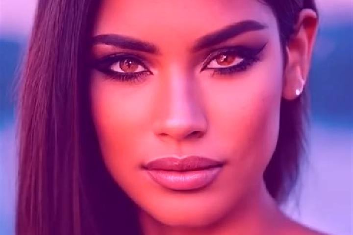 Grace, 21, a auburn hazel-eyed latina companion based in Mashta al Hulw. Offering Domination, Tantra, Couples. Available for incall and outcall, overnight bo...