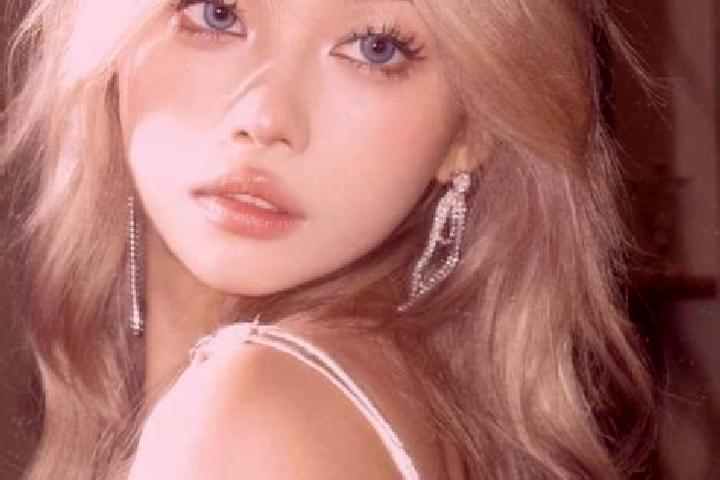 Grace, 21, a blonde dark-eyed asian companion based in Kottingbrunn. Offering Domination, CIM, A-Level, Roleplay. Available for incall and outcall, overnight...