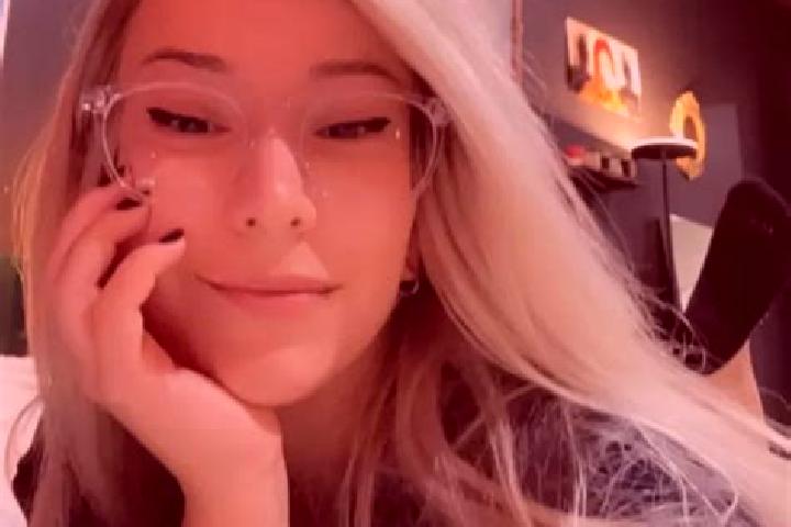 Grace, 21, a blonde dark-eyed latina companion based in Silver Springs Shores. Offering Roleplay, Fetish. Available for incall and outcall, overnight booking...