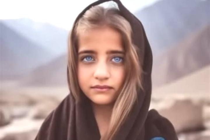 Grace, 21, a dark blonde grey-eyed middle eastern companion based in Karangharjo Kidul. Offering Overnight, Dinner Date, Deep French Kissing. Available for i...