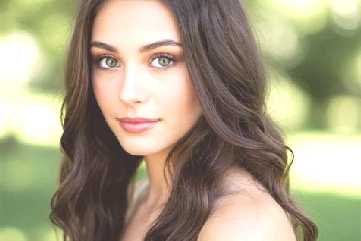 Grace, 21, a dark blonde hazel-eyed mediterranean companion based in Fernley. Offering Overnight, Travel Companion, Couples. Available for incall and outcall...