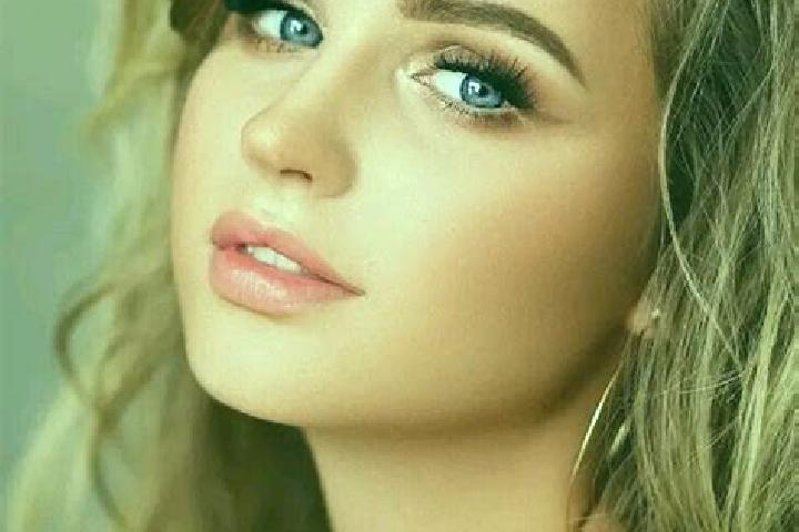 Grace, 22, a dark blonde blue-eyed slavic companion based in Houjiachuan. Offering Dinner Date, CIM, Tantra. Available for incall and outcall, day and evenin...