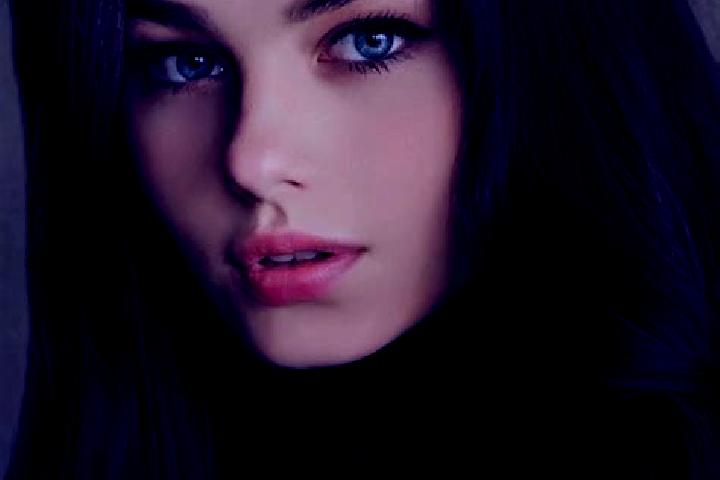 Grace, 23, a auburn dark-eyed slavic companion based in Pu Hong. Offering OWO, Dinner Date, Erotic Massage. Available for incall and outcall, day and evening...