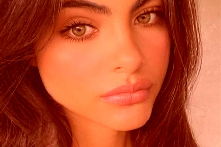 Grace, 23, a black grey-eyed indian companion based in Neuville. Offering Roleplay, Domination. Available for incall and outcall, day and evening dates.
