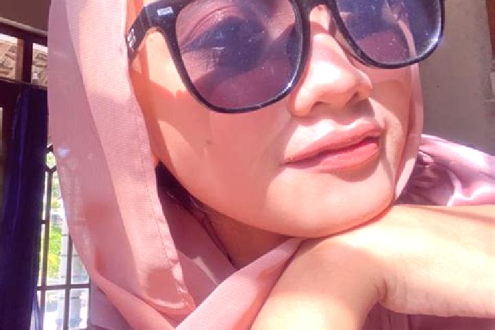 Grace, 23 — Escort in Sambilawang, Indonesia