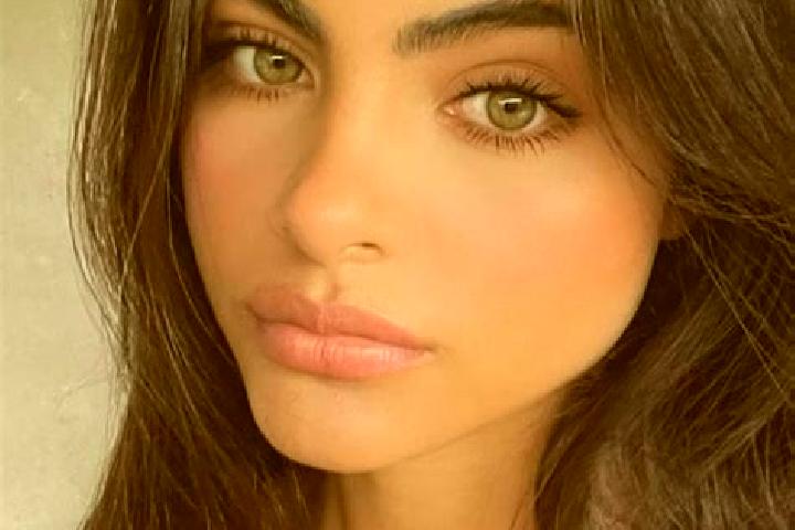 Grace, 24, a black dark-eyed indian companion based in Paros. Offering Roleplay, Deep French Kissing, Domination. Available for incall and outcall, overnight...