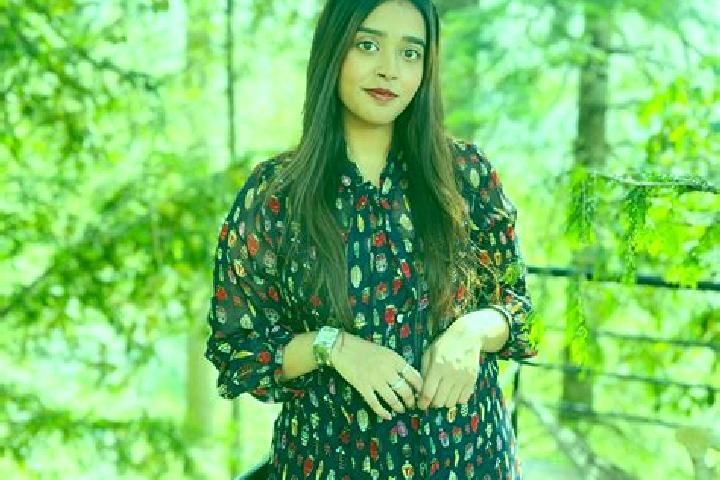 Grace, 25 — Escort in Kanwala, India