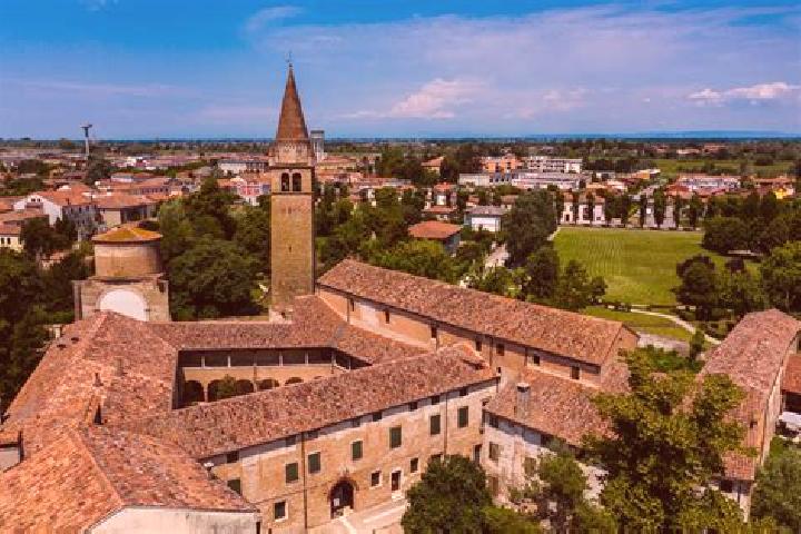 Grace, 25 — Escort in Polesine, Italy