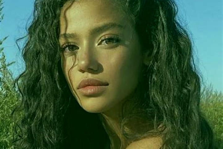 Grace, 26, a black dark-eyed latina companion based in Santa Rita do Araguaia. Offering Couples, Massage, BDSM, Party Girl. Available for incall and outcall,...