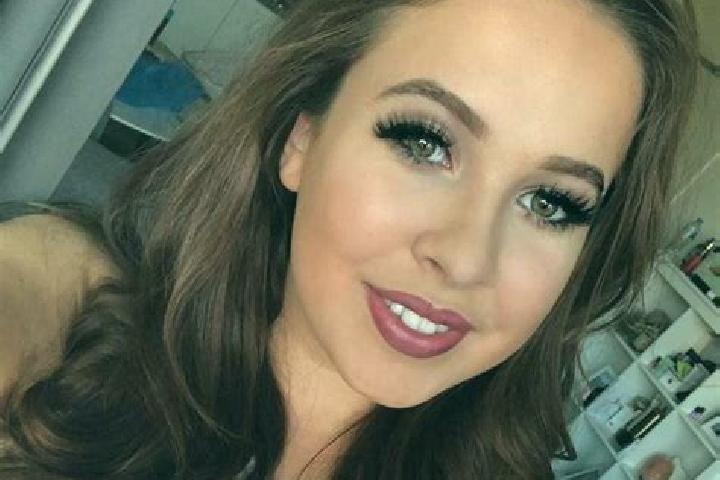 Grace, 26, a dark blonde amber-eyed caucasian companion based in Zevgolateio. Offering Dinner Date, Domination, Couples. Available for incall and outcall, da...