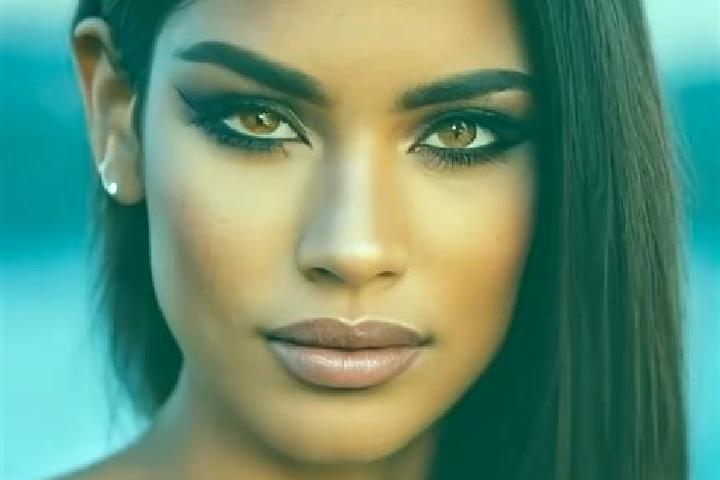 Grace, 26, a dark blonde amber-eyed latina companion based in Filotas. Offering Overnight, Party Girl, Duos, Erotic Massage. Available for incall and outcall...