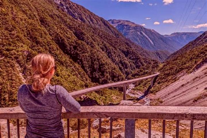 Grace, 26 — Escort in Arthur s Pass, New Zealand