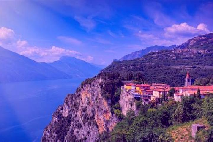 Grace, 26 — Escort in Gargnano, Italy