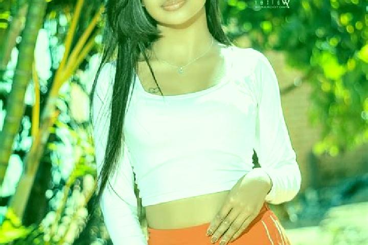 Grace, 27 — Escort in Imerintsiatosika, Madagascar