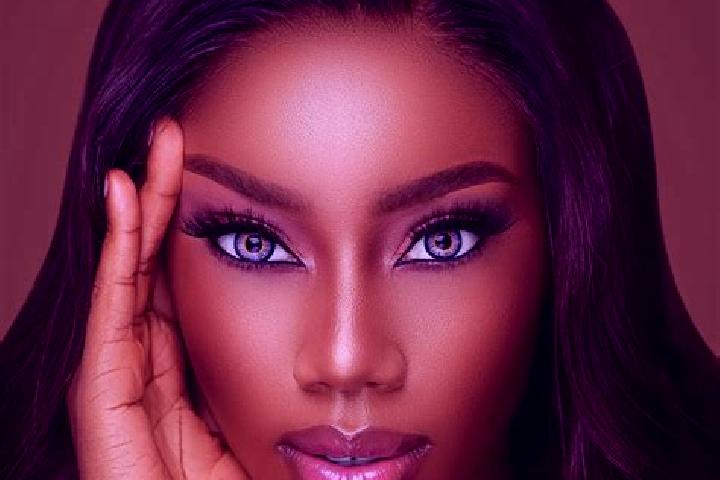 Grace, 28, a auburn blue-eyed ebony companion based in Fakfak. Offering A-Level, Fetish, Striptease, Overnight. Available for incall and outcall, day and eve...