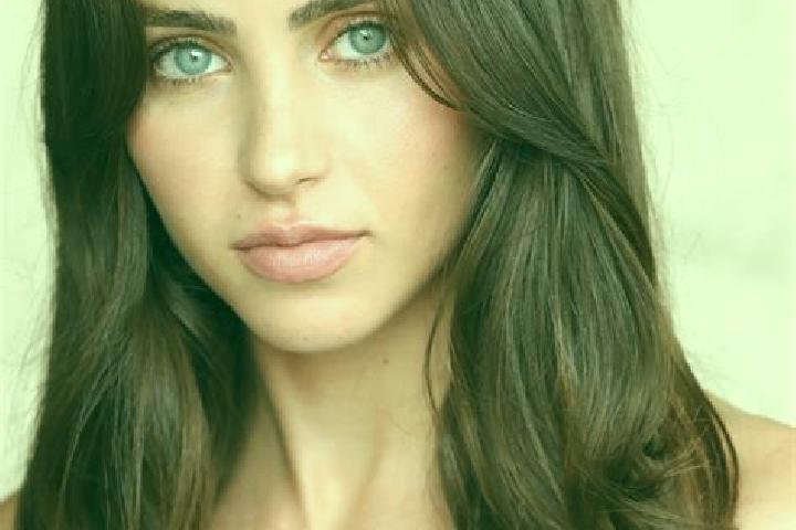 Grace, 28, a brunette brown-eyed latina companion based in Ronggo. Offering GFE, Couples, Striptease. Available for incall and outcall, day and evening dates.
