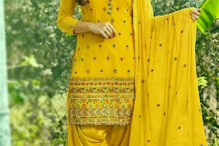 Grace, 28 — Escort in Patiali, India