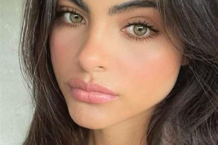 Grace, 29, a brunette green-eyed european companion based in Leiri. Offering Prostate Massage, Domination, Travel Companion. Available for incall and outcall...