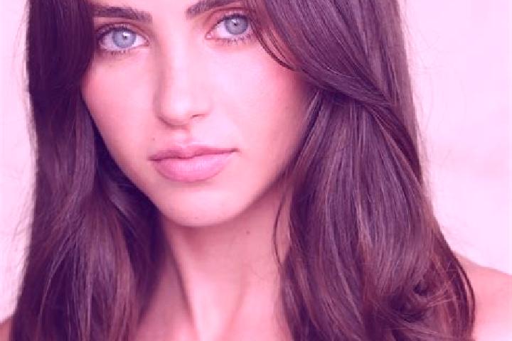 Grace, 29, a red hazel-eyed latina companion based in Botersen. Offering Tantra, Dinner Date, Prostate Massage. Available for incall and outcall, day and eve...